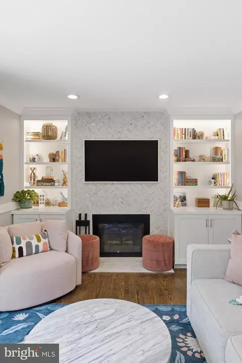 Living - 6445 Linway Ter NW, Mclean, VA 22101 photo 2 of 2