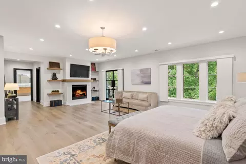 Bedroom - 825 Whann Ave, Mclean, VA 22101 photo 2 of 3