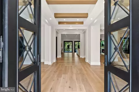 Entry Way - 825 Whann Ave, Mclean, VA 22101 photo 1 of 5