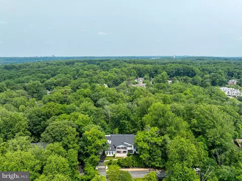View/Area - 825 Whann Ave, Mclean, VA 22101 photo 4 of 4