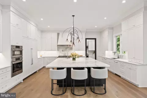 Kitchen - 825 Whann Ave, Mclean, VA 22101 photo 2 of 3