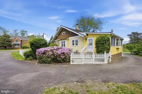 7601 Idylwood Rd, Falls Church, VA 22043