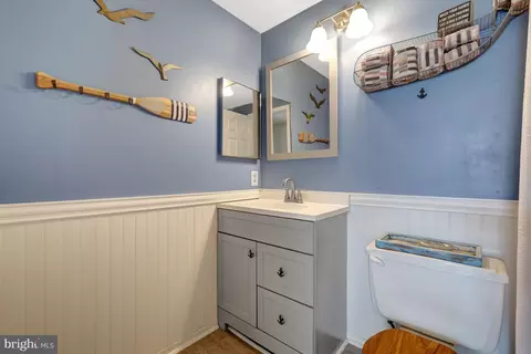 Bath - 2212 Stirrup Iron Ln, Reston, VA 20191 photo 3 of 6