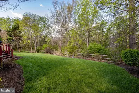 Exterior - 2212 Stirrup Iron Ln, Reston, VA 20191 photo 10 of 16