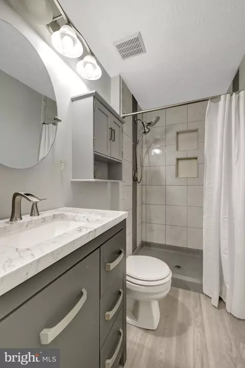 Bath - 2212 Stirrup Iron Ln, Reston, VA 20191 photo 6 of 6