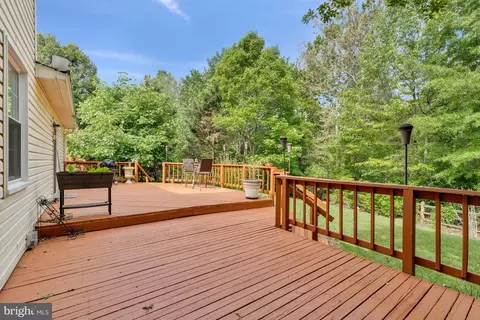 Exterior - 2212 Stirrup Iron Ln, Reston, VA 20191 photo 5 of 16