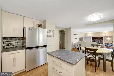 Kitchen - 2212 Stirrup Iron Ln, Reston, VA 20191 photo 4 of 5