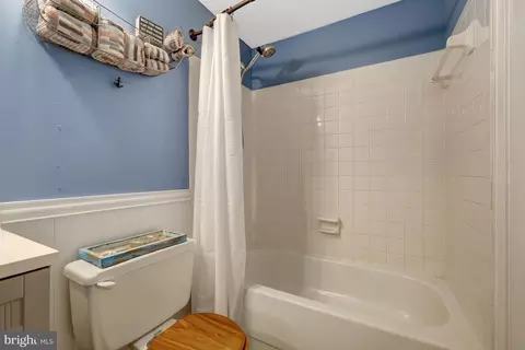 Bath - 2212 Stirrup Iron Ln, Reston, VA 20191 photo 4 of 6