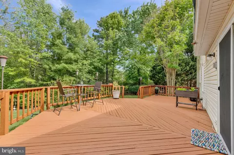 Exterior - 2212 Stirrup Iron Ln, Reston, VA 20191 photo 4 of 16