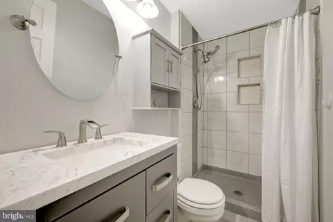 Bath - 2212 Stirrup Iron Ln, Reston, VA 20191 photo 5 of 6