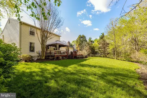 Exterior - 2212 Stirrup Iron Ln, Reston, VA 20191 photo 15 of 16