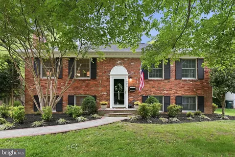 1905 Cool Spring Dr, Alexandria, VA 22308