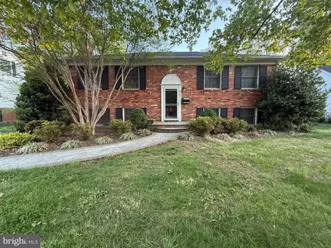 1905 Cool Spring Dr, Alexandria, VA 22308