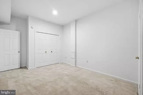 Bedroom - 1462 Hampton Hill Cir, Mclean, VA 22101 photo 7 of 8