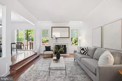 Living - 1462 Hampton Hill Cir, Mclean, VA 22101 photo 3 of 7