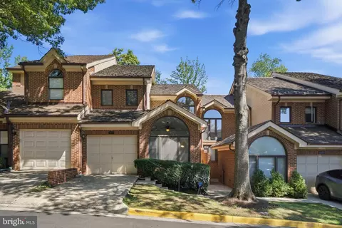 1462 Hampton Hill Cir, Mclean, VA 22101