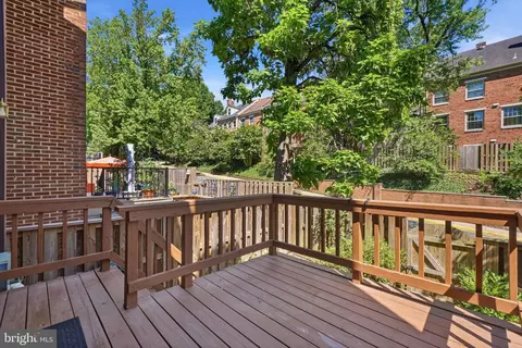 Exterior - 1462 Hampton Hill Cir, Mclean, VA 22101 photo 3 of 4