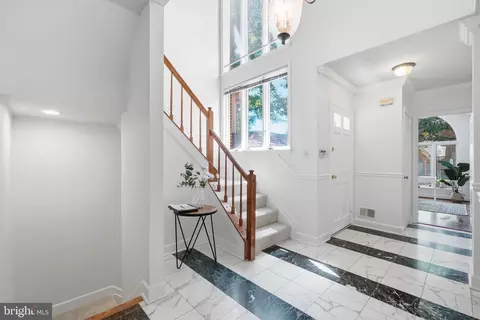 Entry Way - 1462 Hampton Hill Cir, Mclean, VA 22101 photo 1 of 2