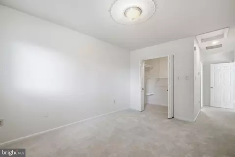 Bedroom - 1462 Hampton Hill Cir, Mclean, VA 22101 photo 6 of 8