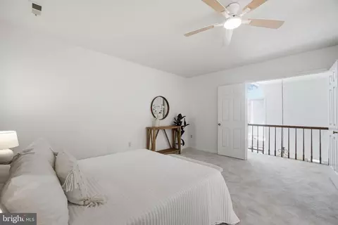 Bedroom - 1462 Hampton Hill Cir, Mclean, VA 22101 photo 4 of 8