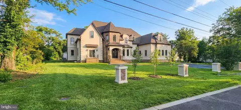 7301 Calvert St, Annandale, VA 22003