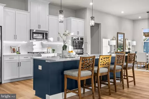 7505 Magarity Rd, Falls Church, VA 22043
