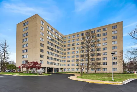 6641 Wakefield Dr #212, Alexandria, VA 22307