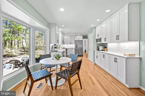 Kitchen - 6553 Raftelis Rd, Burke, VA 22015 photo 4 of 5