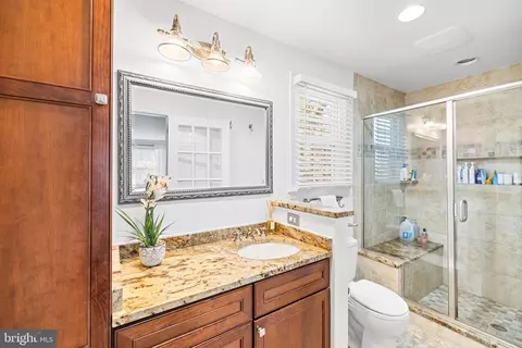 Bath - 6553 Raftelis Rd, Burke, VA 22015 photo 3 of 5
