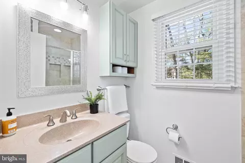 Bath - 6553 Raftelis Rd, Burke, VA 22015 photo 5 of 5