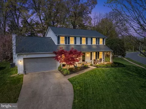 6553 Raftelis Rd, Burke, VA 22015