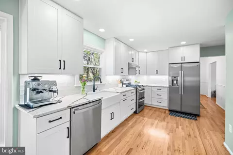 Kitchen - 6553 Raftelis Rd, Burke, VA 22015 photo 2 of 5