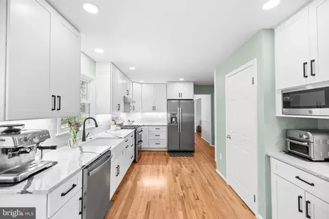 Kitchen - 6553 Raftelis Rd, Burke, VA 22015 photo 3 of 5