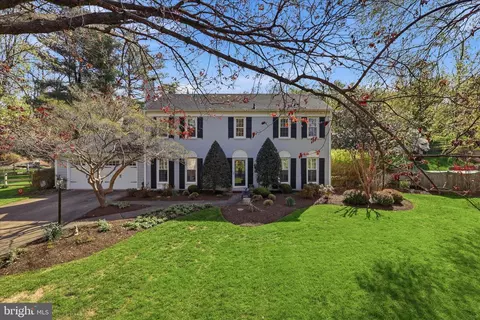 1919 Batten Holw, Vienna, VA 22182