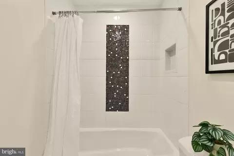 Bath - 7416 Eldorado St, Mclean, VA 22102 photo 5 of 6