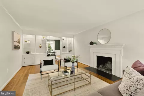 Living - 7416 Eldorado St, Mclean, VA 22102 photo 2 of 6