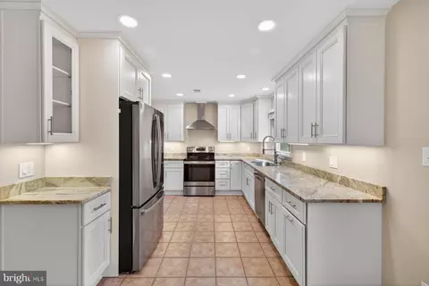 Kitchen - 6275 Kerrydale Dr, Springfield, VA 22152 photo 2 of 2