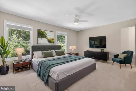 Bedroom - 6275 Kerrydale Dr, Springfield, VA 22152 photo 1 of 8