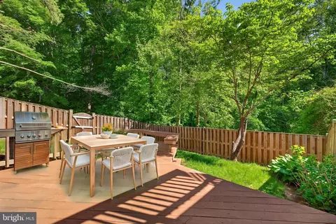 Exterior - 6275 Kerrydale Dr, Springfield, VA 22152 photo 4 of 6