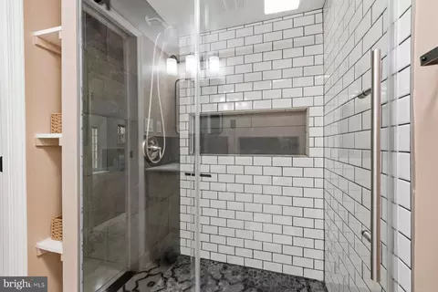 Bath - 6231 Greeley Blvd, Springfield, VA 22152 photo 4 of 5