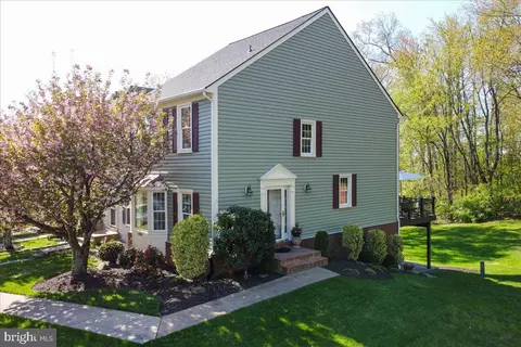 14083 Betsy Ross Ln, Centreville, VA 20121