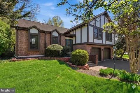 12561 Quincy Adams Ct, Herndon, VA 20171