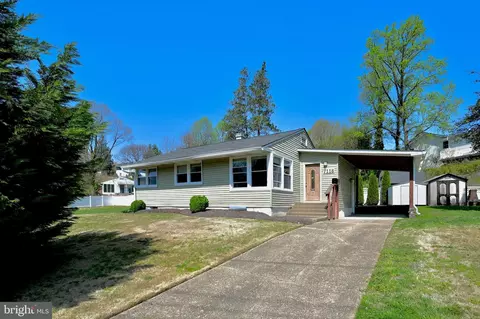 7118 Arlington Blvd, Falls Church, VA 22042