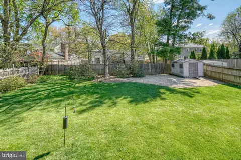 Exterior - 1557 Evers Dr, Mclean, VA 22101 photo 11 of 13