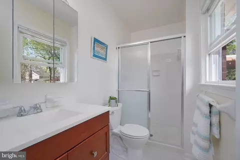 Bath - 1557 Evers Dr, Mclean, VA 22101 photo 1 of 4