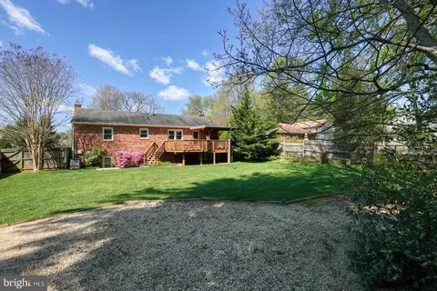 Exterior - 1557 Evers Dr, Mclean, VA 22101 photo 10 of 13
