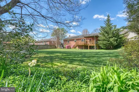 Exterior - 1557 Evers Dr, Mclean, VA 22101 photo 8 of 13