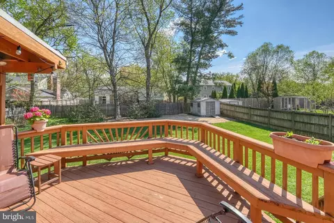 Exterior - 1557 Evers Dr, Mclean, VA 22101 photo 6 of 13