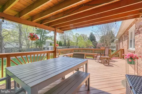 Exterior - 1557 Evers Dr, Mclean, VA 22101 photo 3 of 13