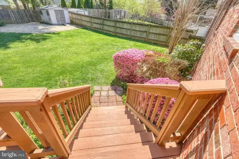 Exterior - 1557 Evers Dr, Mclean, VA 22101 photo 7 of 13